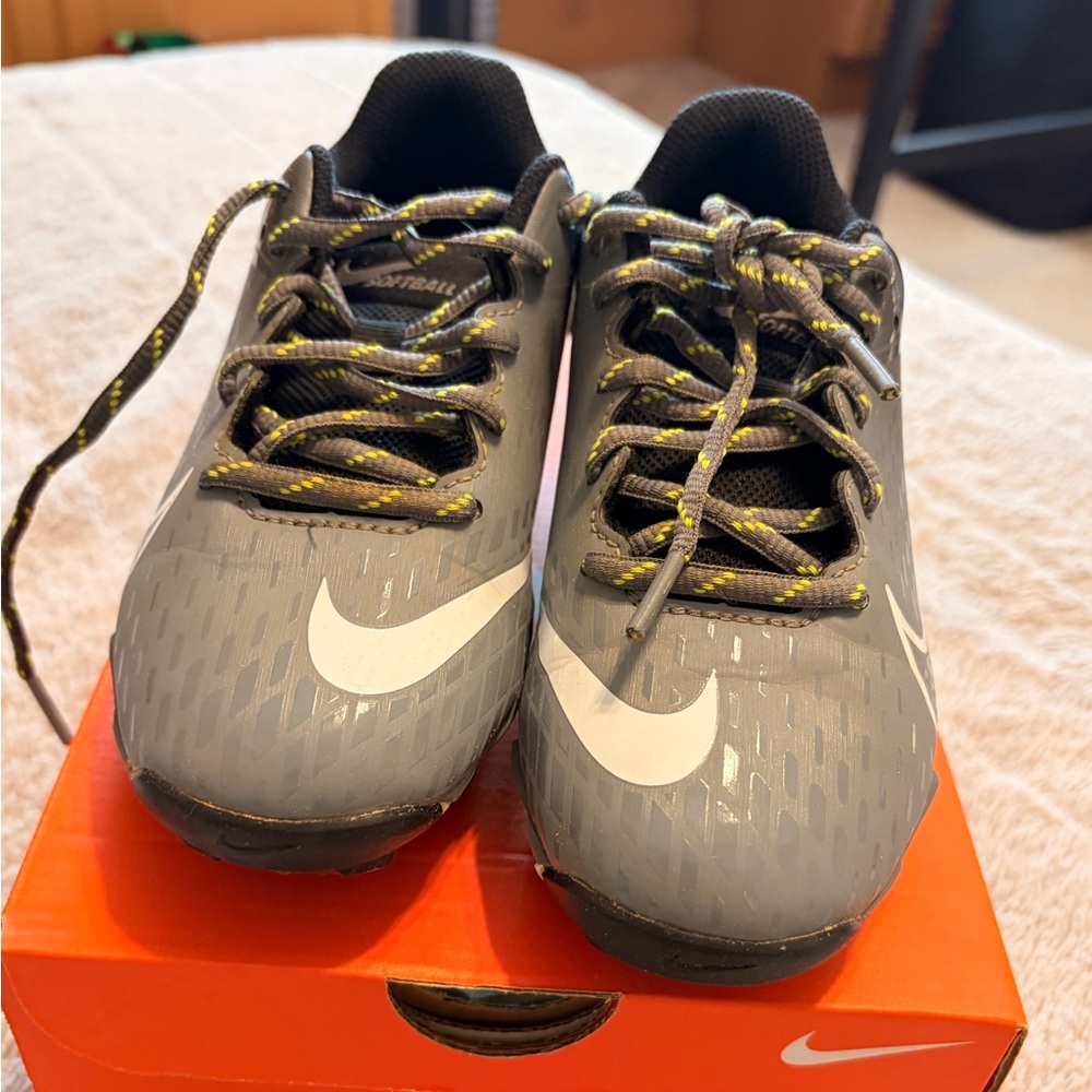 Nike Kids Gray and White Soccer Cleats